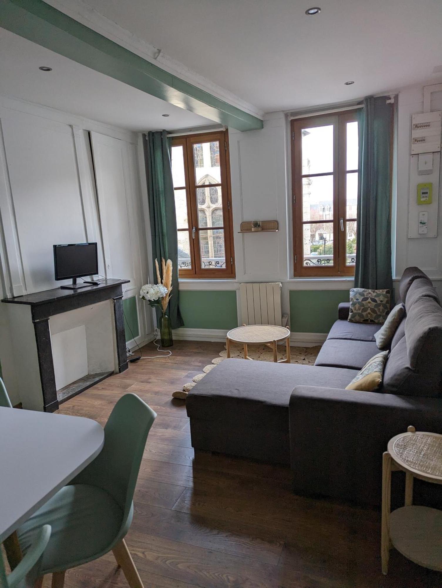Le Saint Leonard... Il Est Vert Honfleur Luaran gambar
